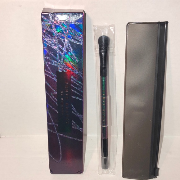 Fenty Beauty Other - Fenty Beauty Galaxy 2 way eyeshadow brush New